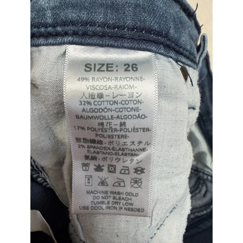 Free People High Rise Skinny Jeans Blue Denim Size 26 Dark Wash V-Yoke Front